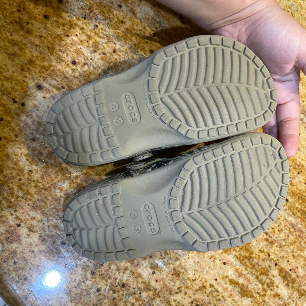 **SOLD**Crocs - Picture 7 of 7